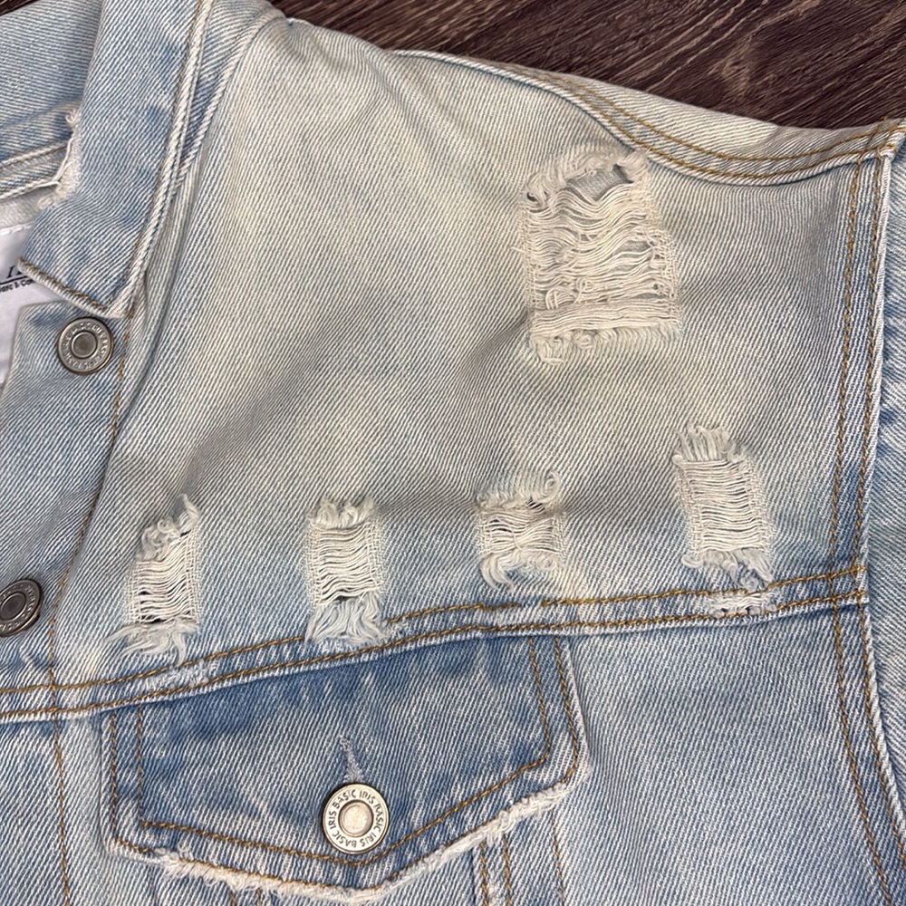 Iris Jeans Distressed Oversized Light Blue Denim Jacket size small/medium - Picture 7 of 8